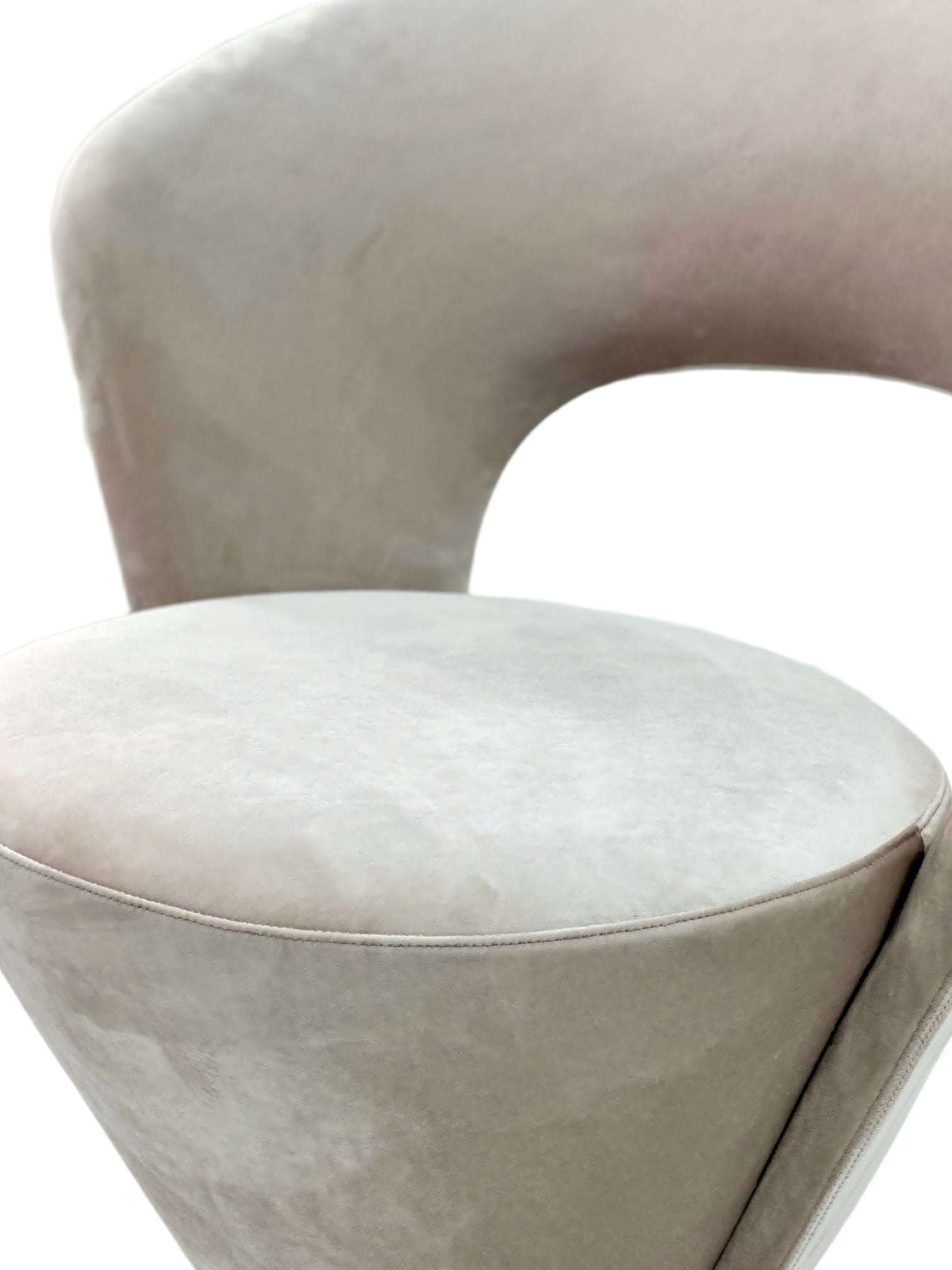 Goblet Swivel Chair